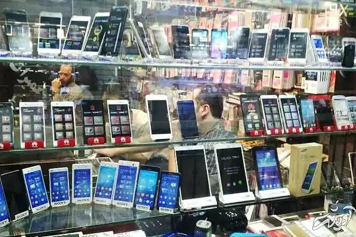 آماری جالب از مسافران خارجی که گوشی وارد می کنند - رونق بازار واردات آیفون توسط گردشگران